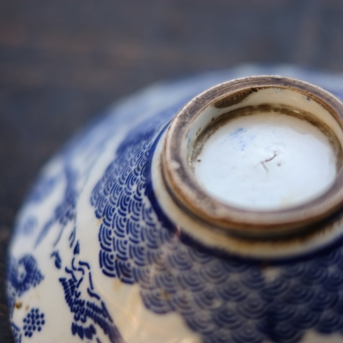 時代　紙摺印判　鶴青海波花文　平茶碗 (明治前期19世紀末)