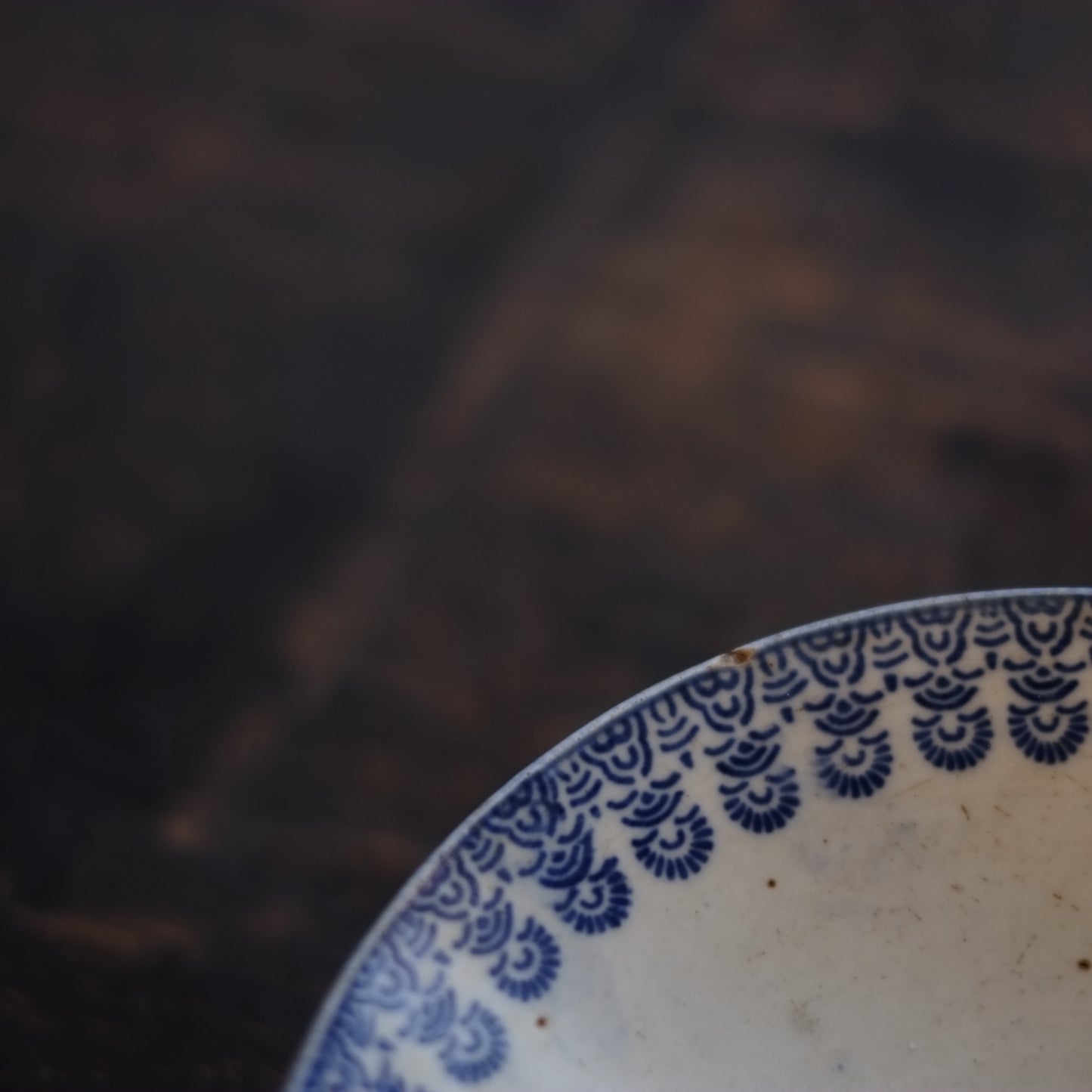 時代　紙摺印判　鶴青海波花文　平茶碗 (明治前期19世紀末)