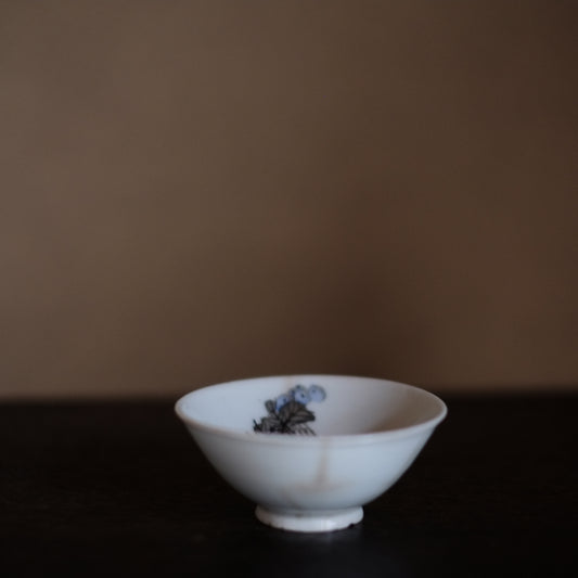 時代　葡萄図色絵金蘭手　白磁盃