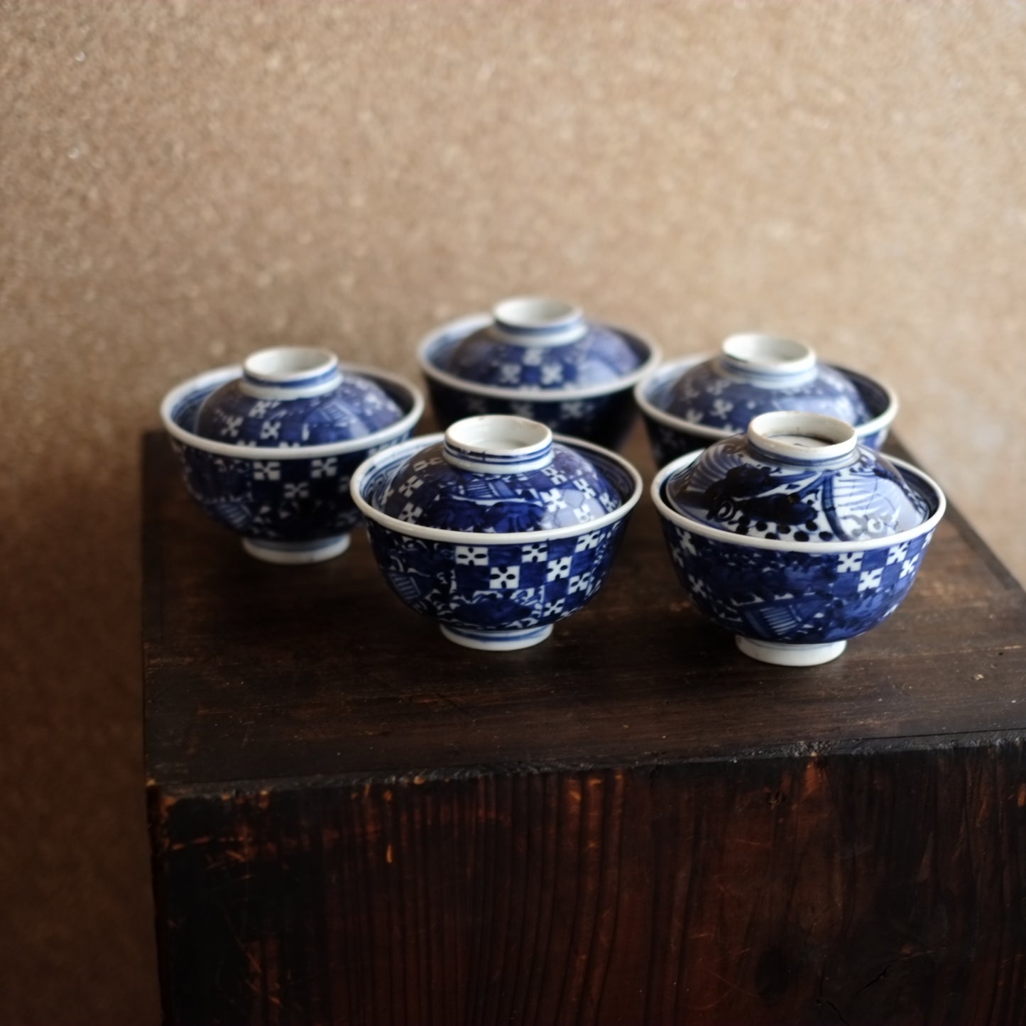 時代　市松文染付　蓋付碗　(明治期頃）