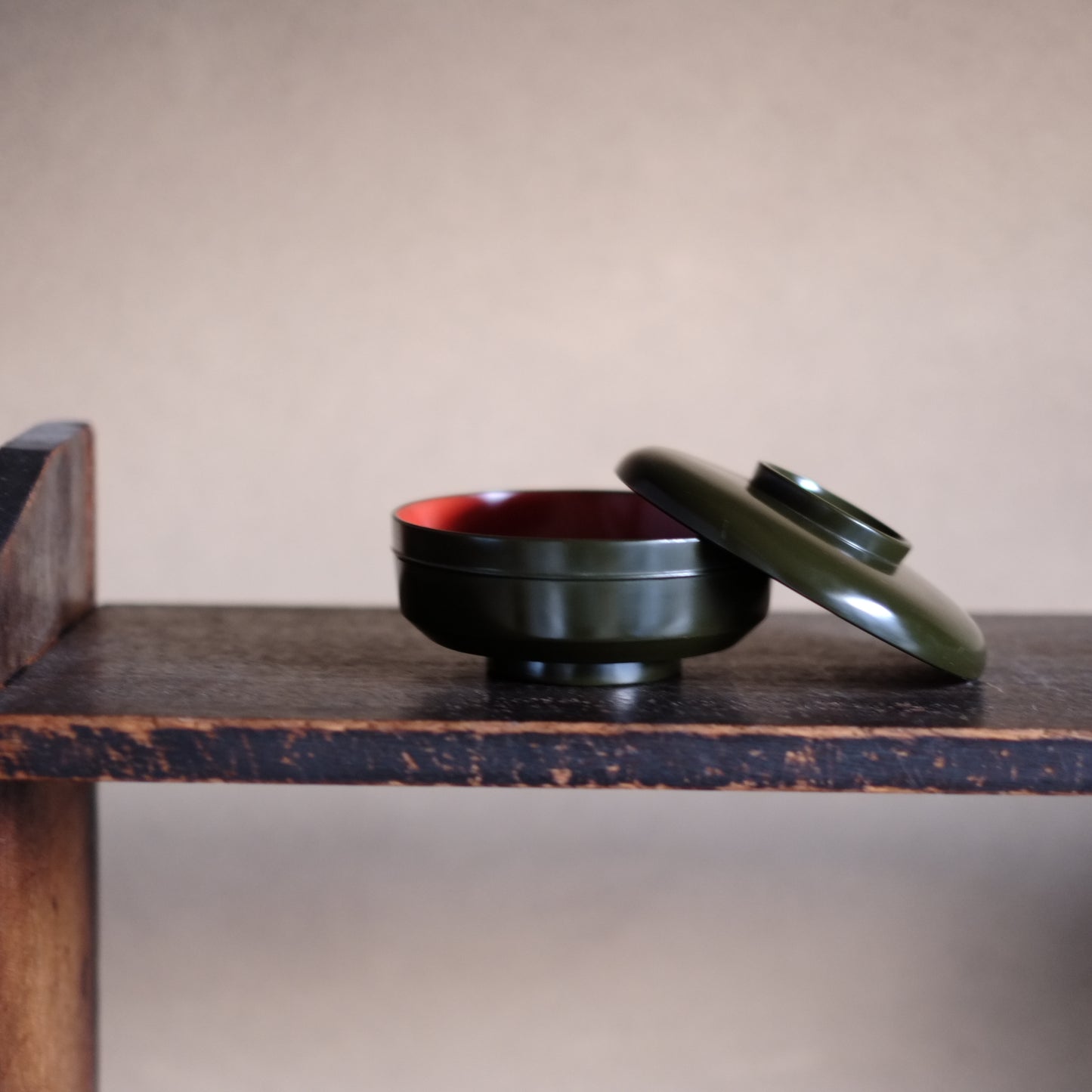 青漆内朱塗　布着蓋付平椀　5客セット　(明治初期)