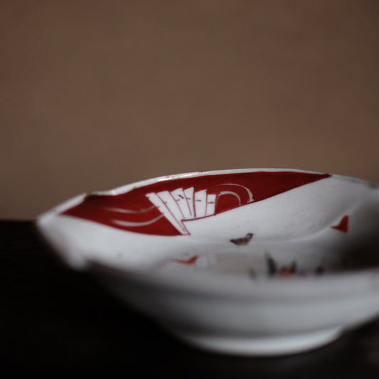 時代　　杜若沢瀉図　色絵変形皿　江戸後期-明治初期（19世紀）