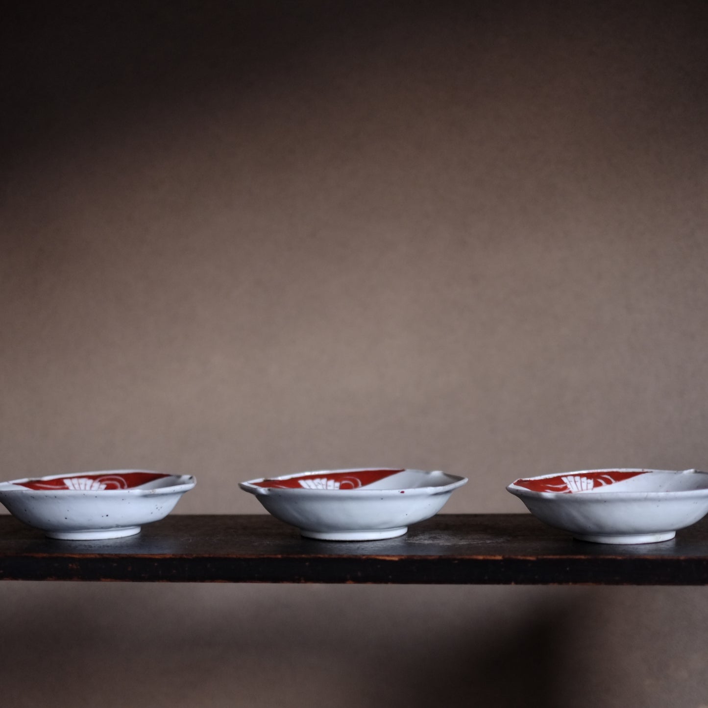 時代　　杜若沢瀉図　色絵変形皿　江戸後期-明治初期（19世紀）