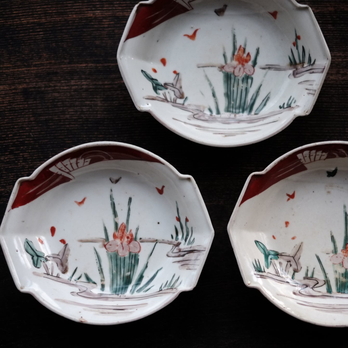 時代　　杜若沢瀉図　色絵変形皿　江戸後期-明治初期（19世紀）