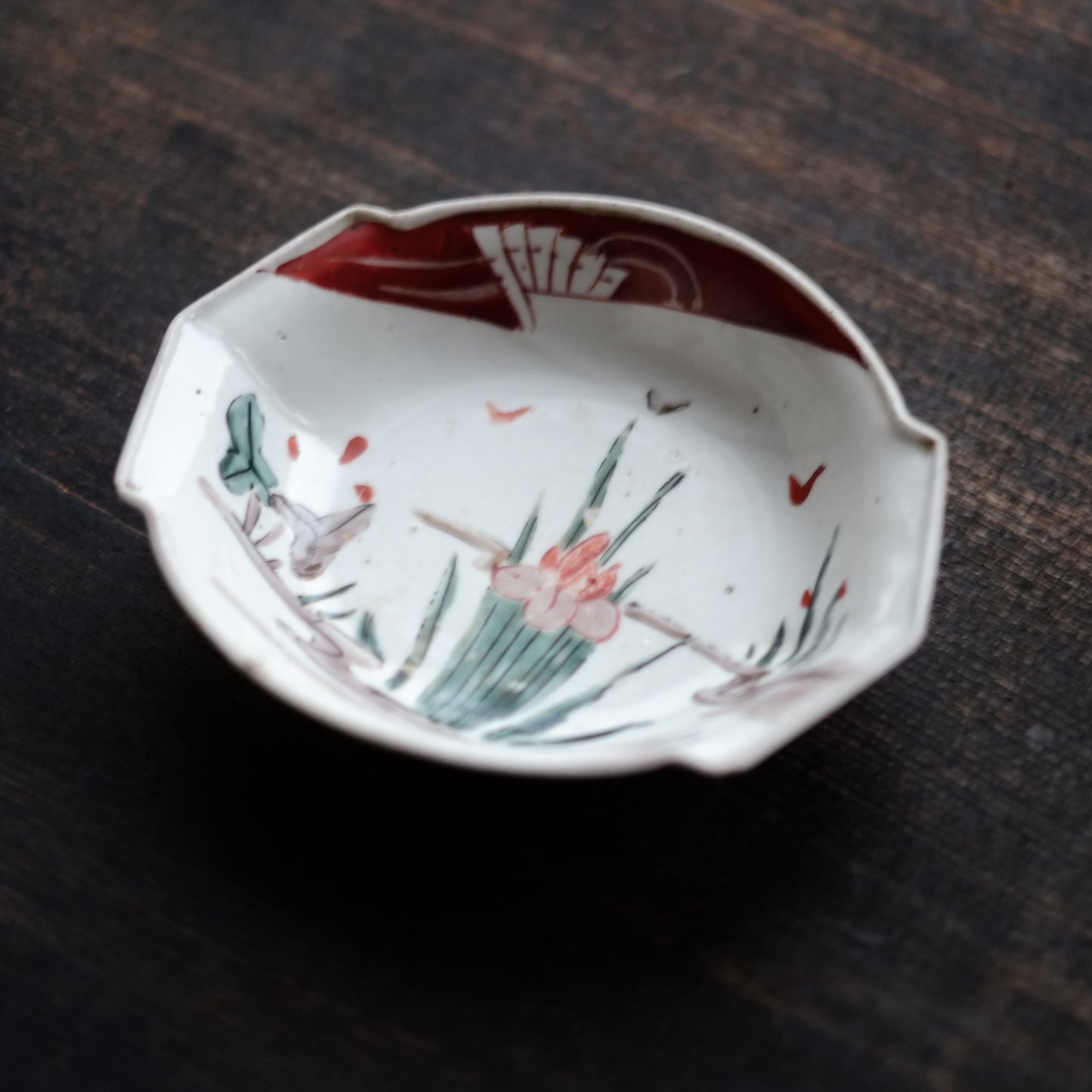 時代　　杜若沢瀉図　色絵変形皿　江戸後期-明治初期（19世紀）