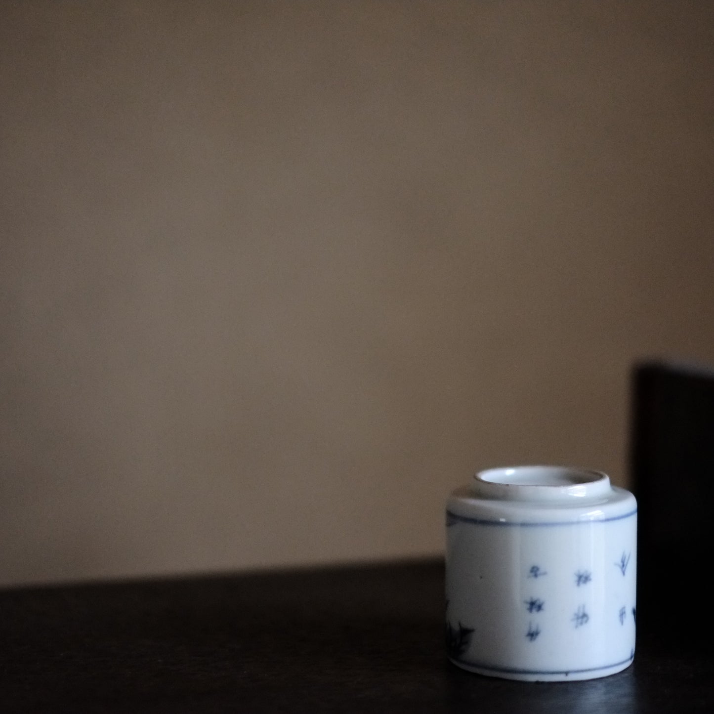 古伊万里　竹林賢人図　覗き猪口　筒杯　 江戸時代　(18-19世紀)