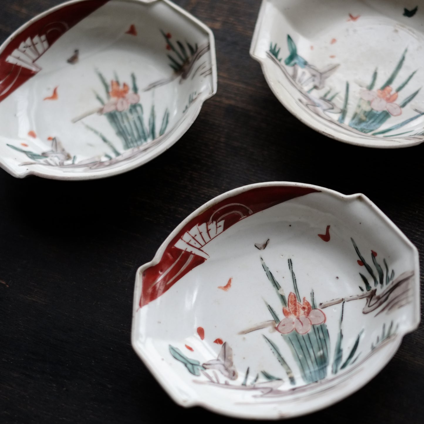 時代　　杜若沢瀉図　色絵変形皿　江戸後期-明治初期（19世紀）