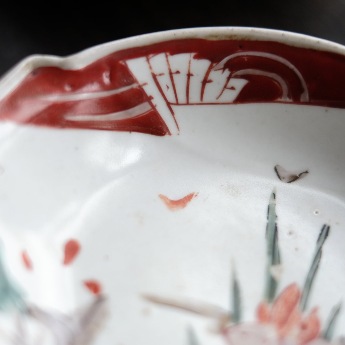 時代　　杜若沢瀉図　色絵変形皿　江戸後期-明治初期（19世紀）