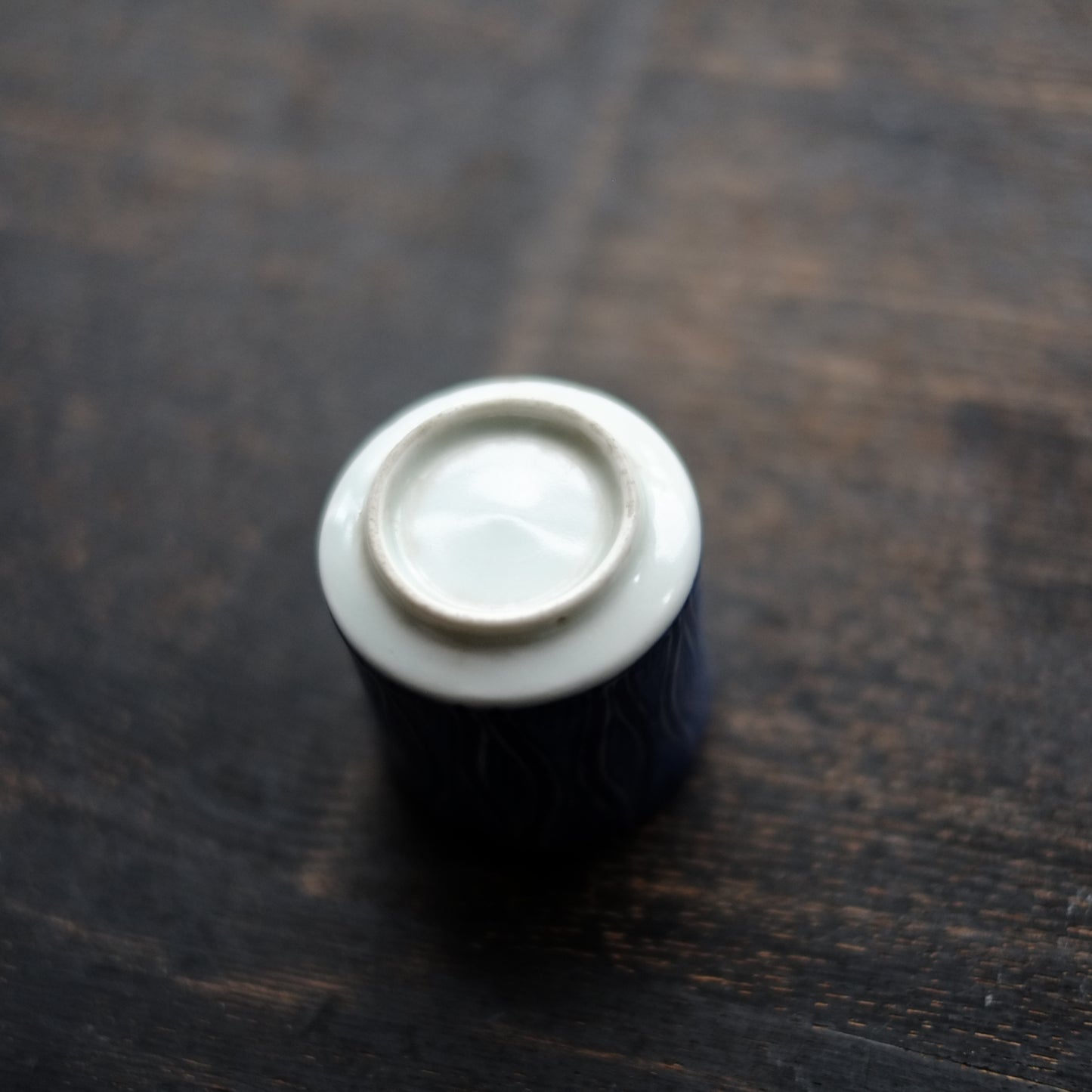 古伊万里 立湧文染付　覗き猪口　筒杯　 江戸時代　(18-19世紀)