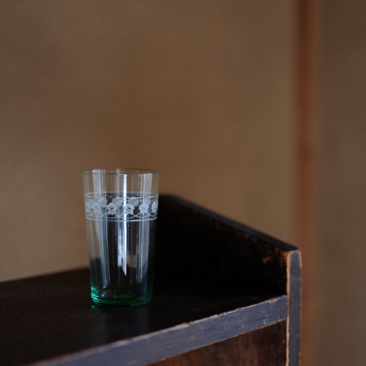 時代 型吹ガラス サンドブラスト 花文繋ぎグラス (大正-戦前)