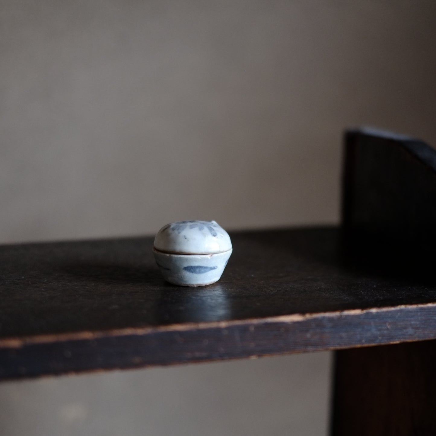 呉須染付花紋 香合　小合子　(明朝　16-17世紀)