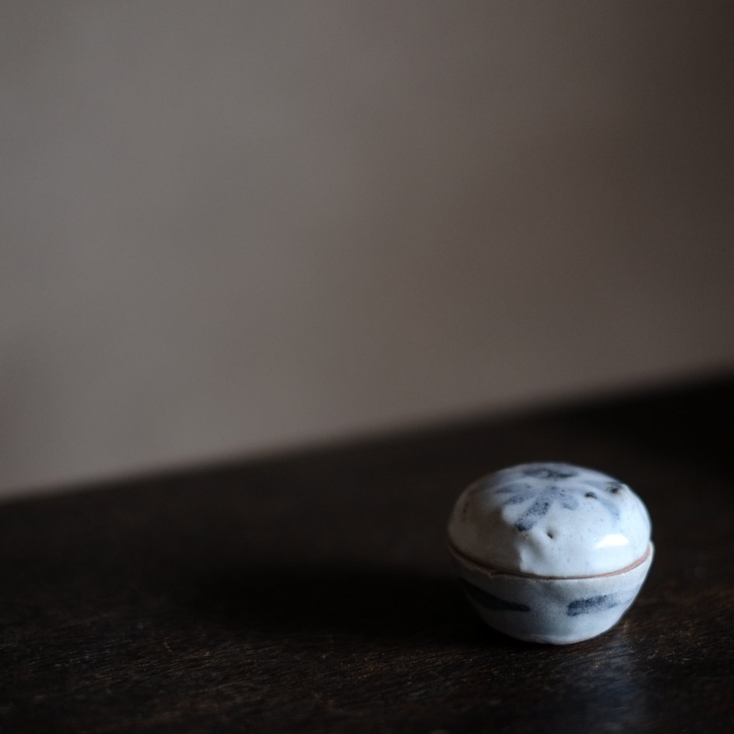 呉須染付花紋 香合　小合子　(明朝　16-17世紀)