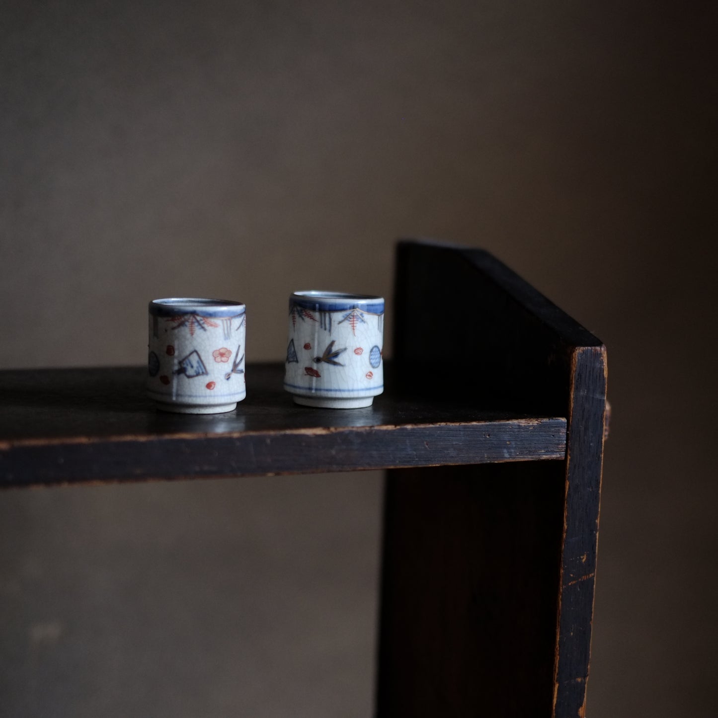 古伊万里　梅正月文様　色絵染付　覗き猪口　筒杯　 江戸時代(19世紀)