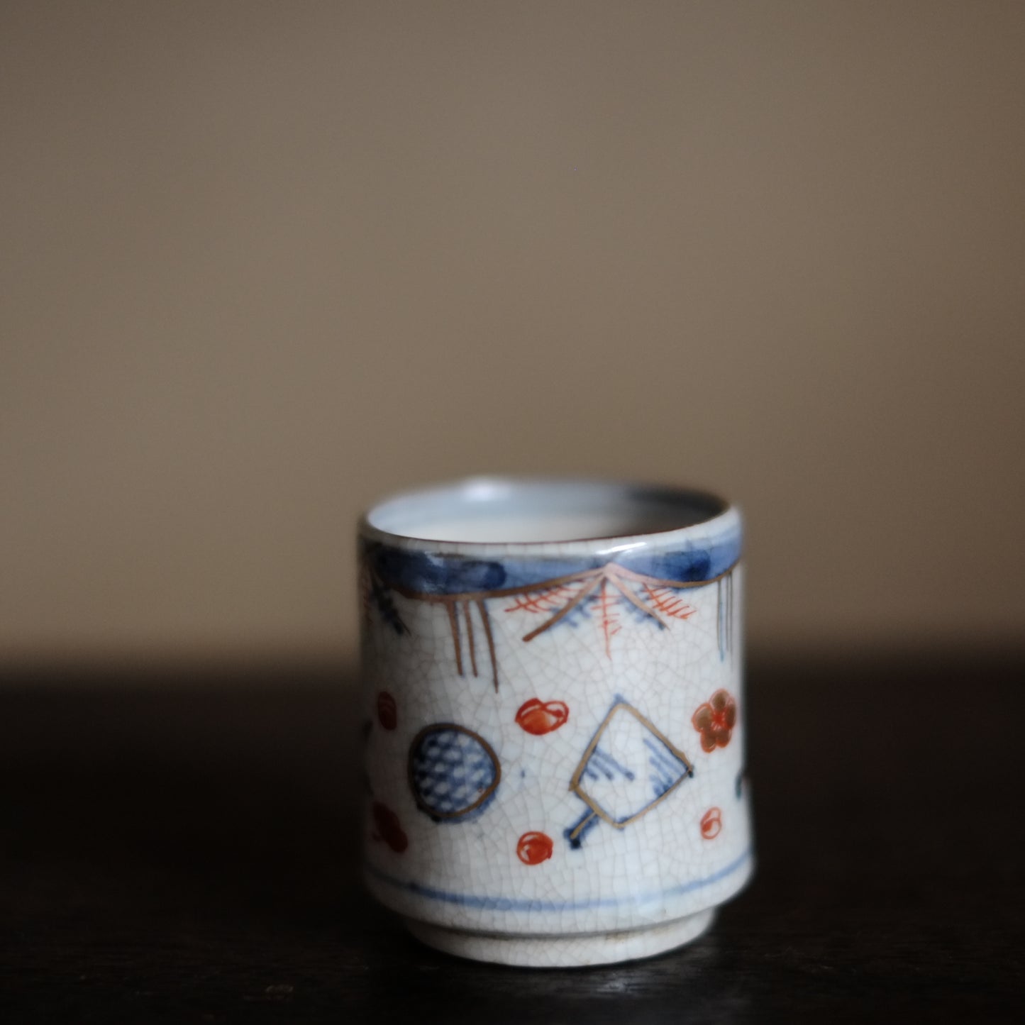 古伊万里　梅正月文様　色絵染付　覗き猪口　筒杯　 江戸時代(19世紀)