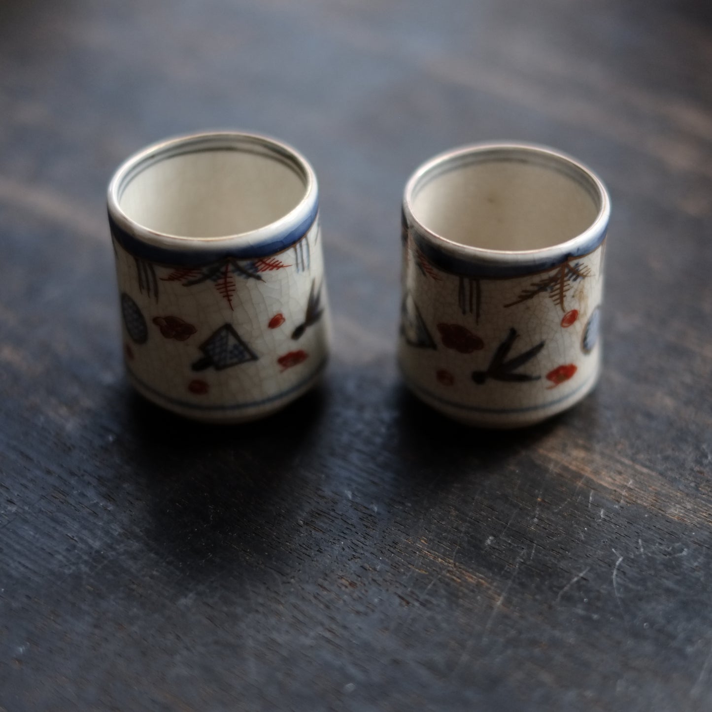 古伊万里　梅正月文様　色絵染付　覗き猪口　筒杯　 江戸時代(19世紀)