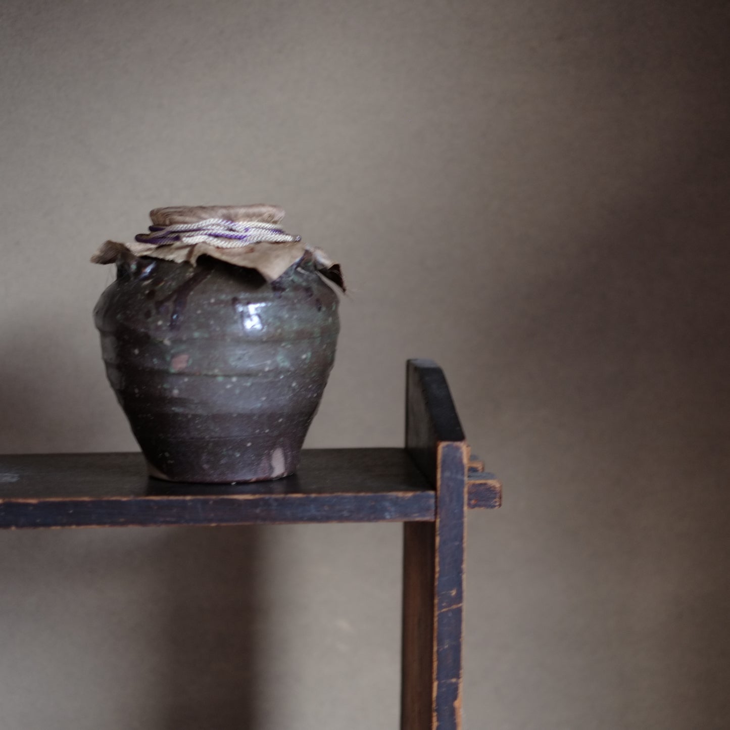 時代　褐釉三耳茶壺　(19世紀頃)