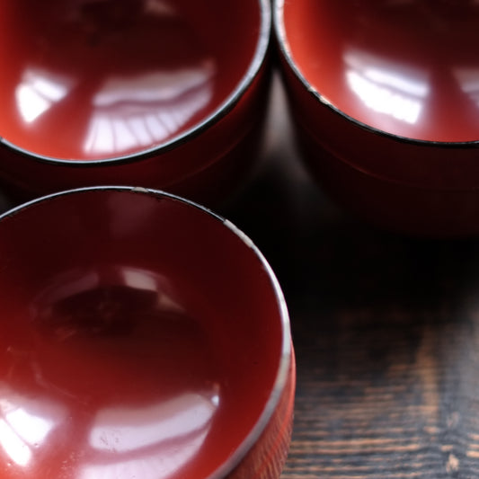 時代 吉野地方 縁黒朱塗 蓋付壺椀 (江戸後期ー明治初期)