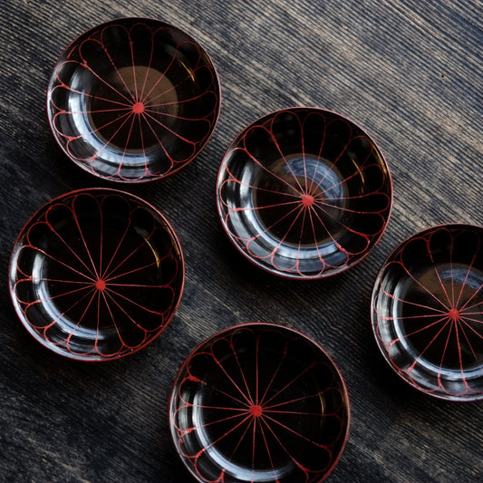 時代 十六花弁 朽木 朱黒漆塗小皿