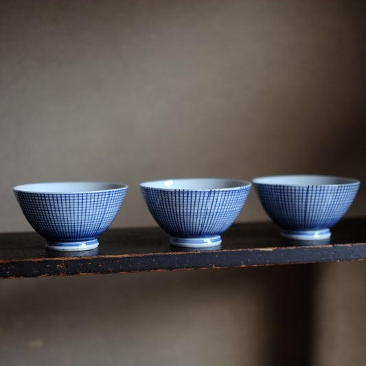 時代　格子文染付茶碗