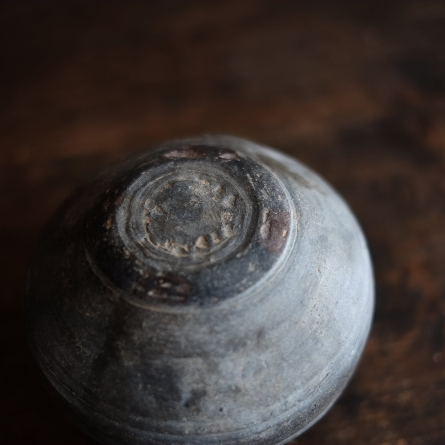 時代　自然釉 新羅土器壺（5–8世紀)