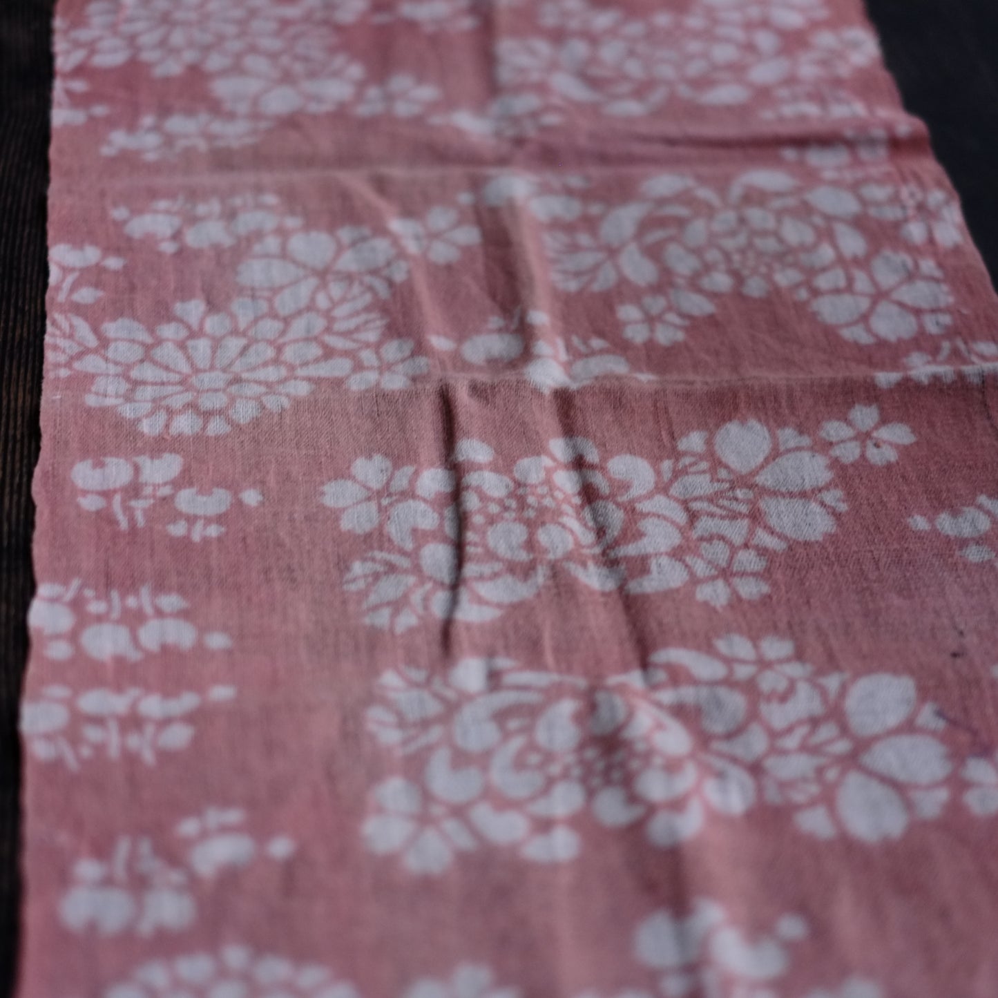 時代　古紅花染　花文木綿古布　（幕末–明治期）