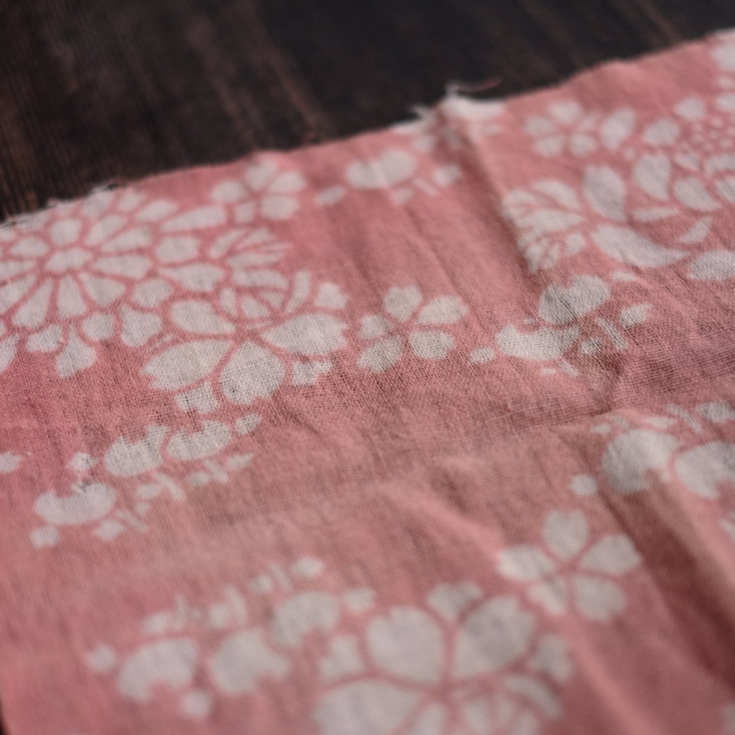 時代　古紅花染　花文木綿古布　（幕末–明治期）