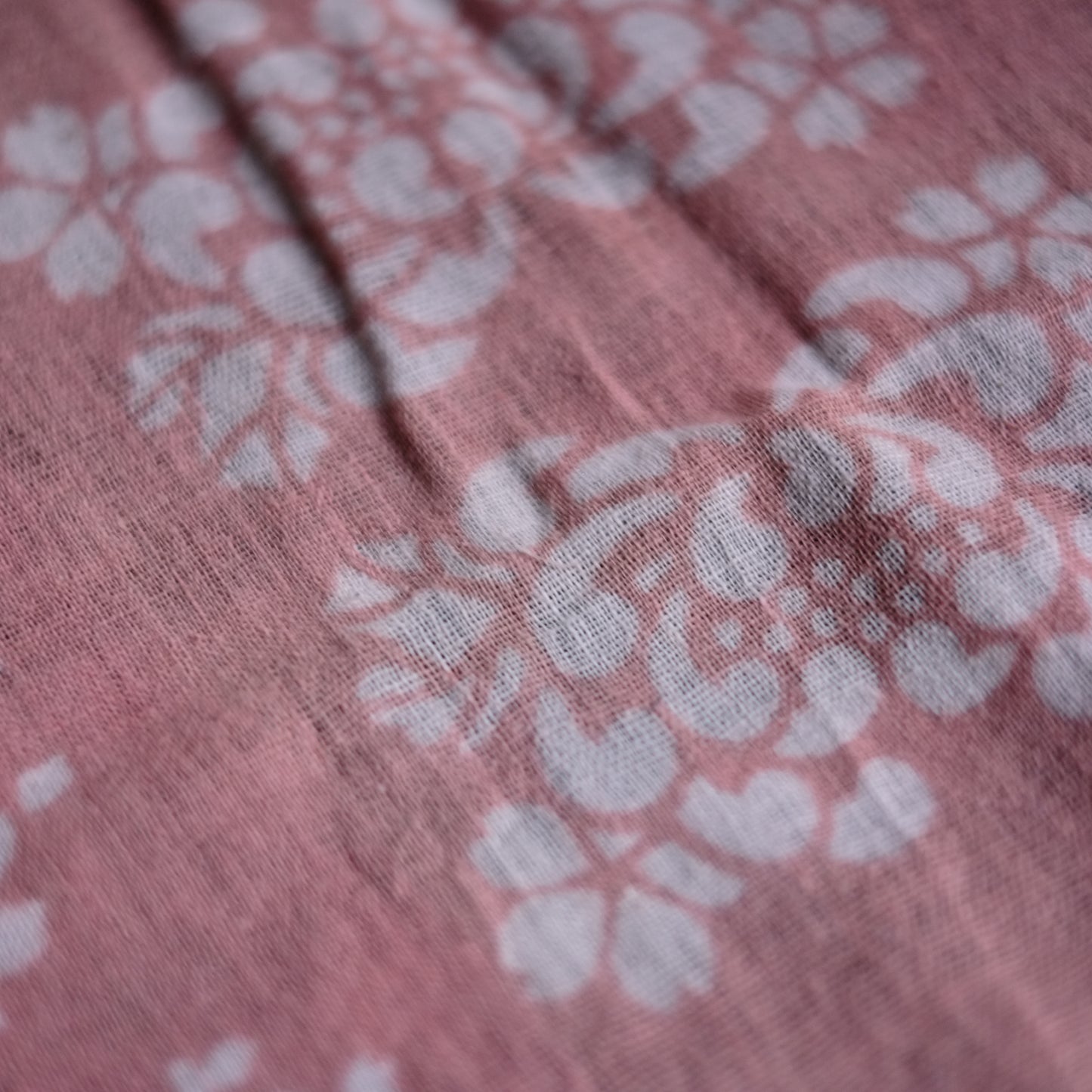 時代　古紅花染　花文木綿古布　（幕末–明治期）