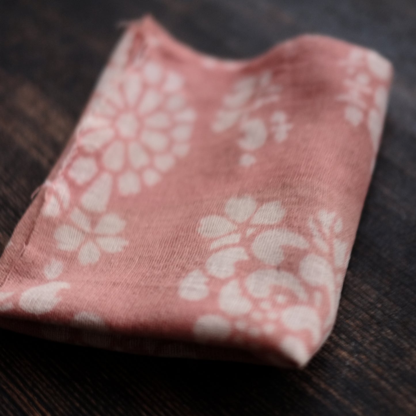 時代　古紅花染　花文木綿古布　（幕末–明治期）