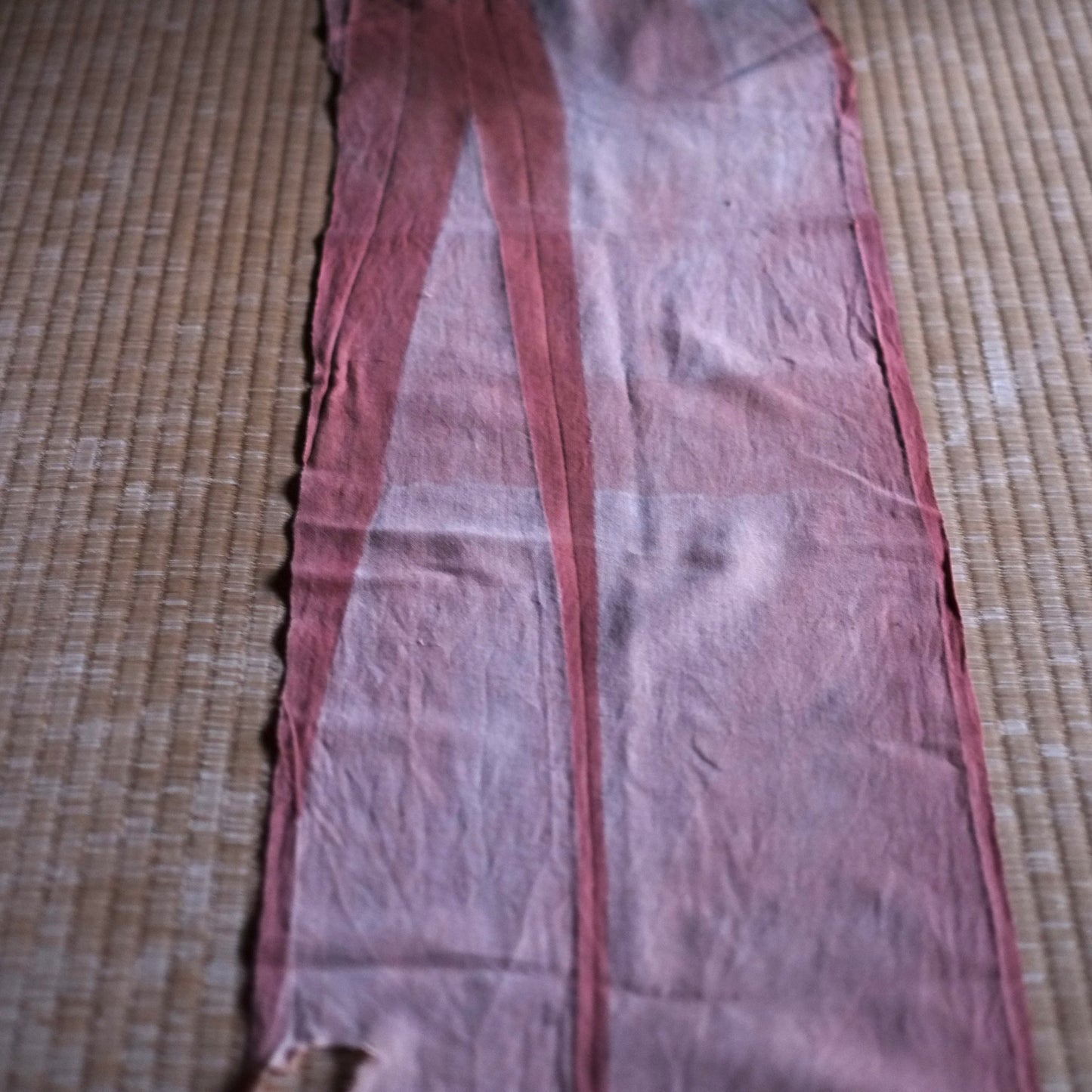 時代　抽象柄古紅花染　木綿古布　（明治期頃）