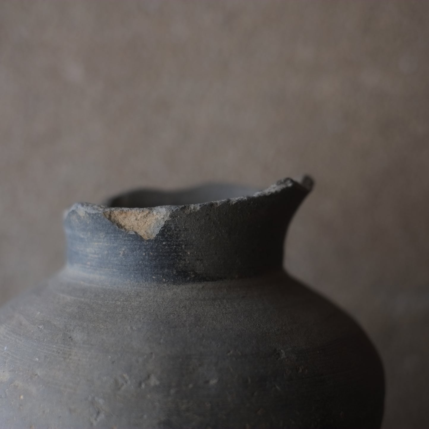 時代　須恵器　広口壺　(5-8世紀)