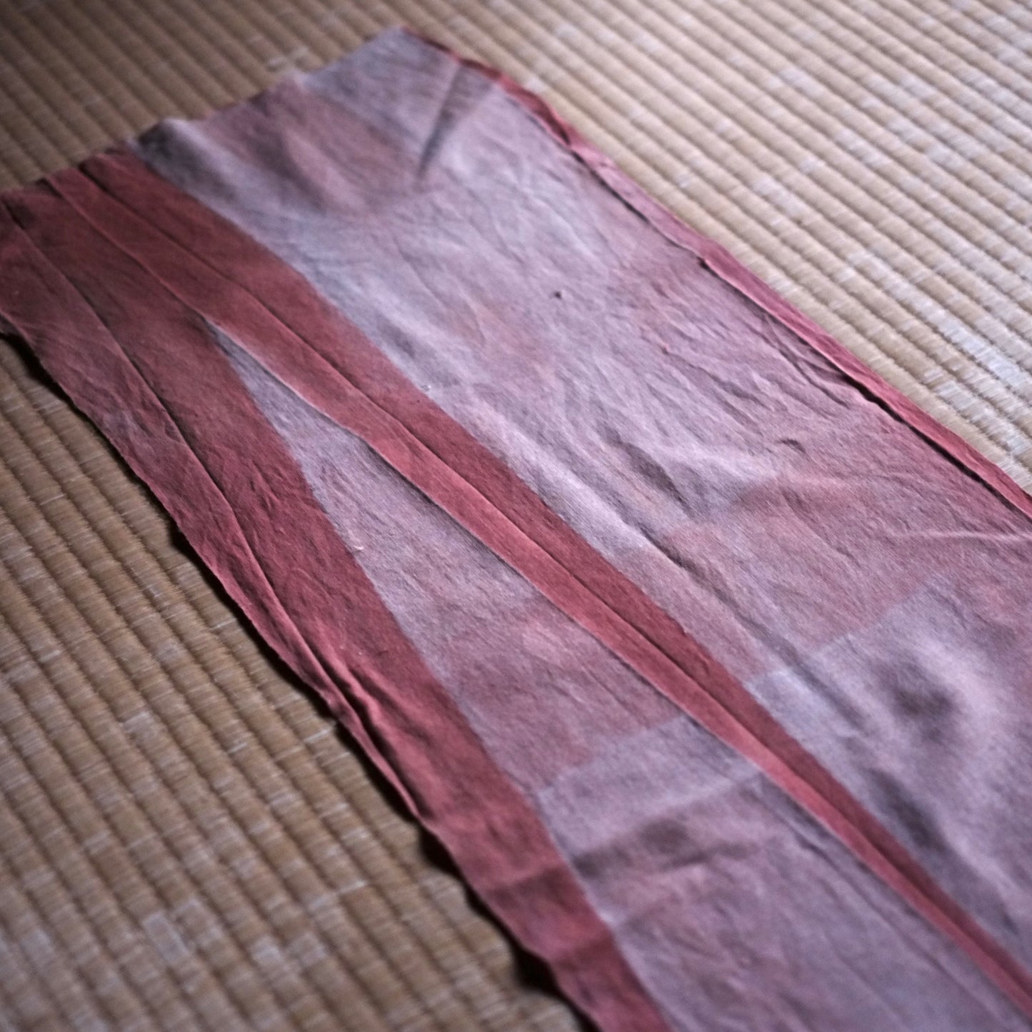 時代　抽象柄古紅花染　木綿古布　（明治期頃）