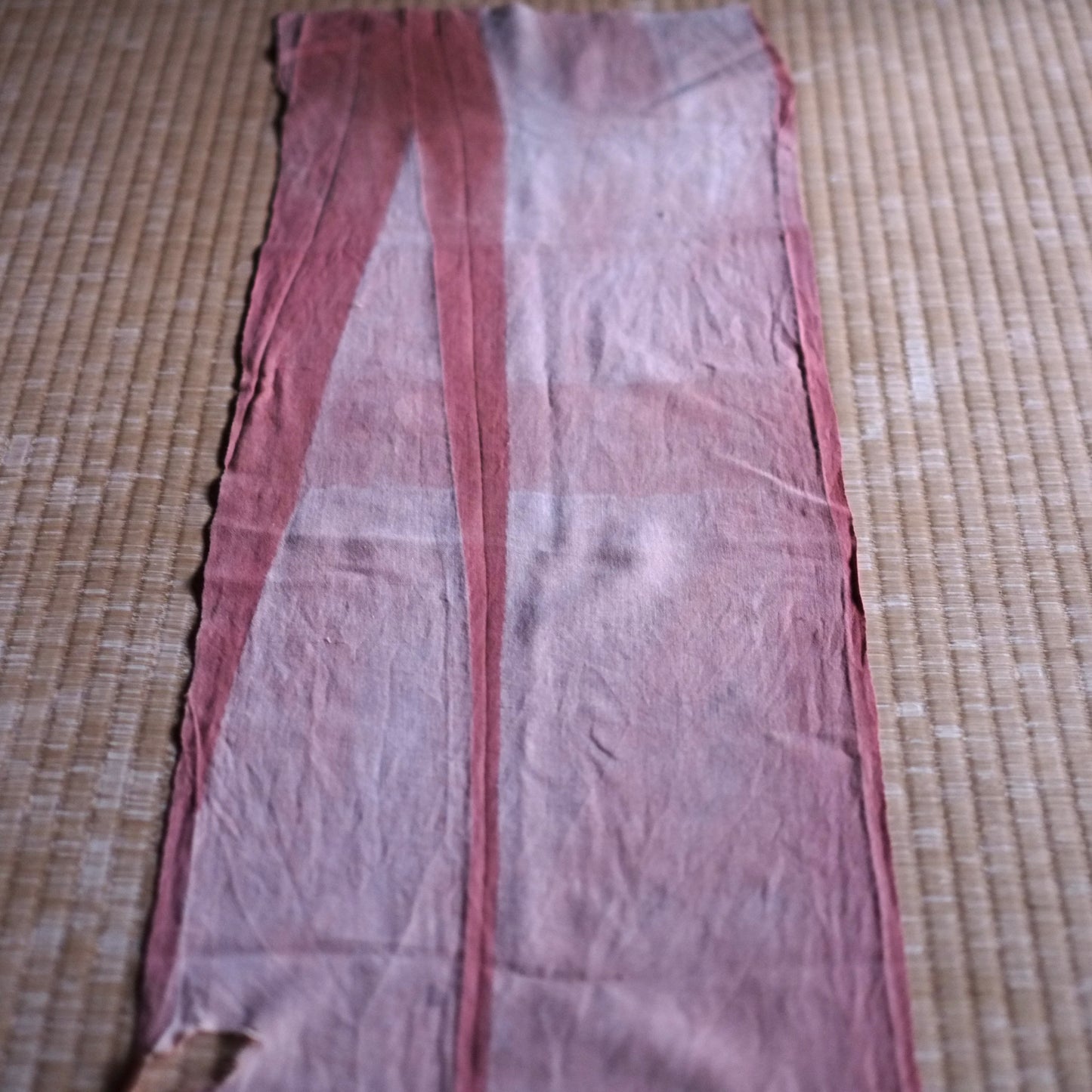 時代　抽象柄古紅花染　木綿古布　（明治期頃）