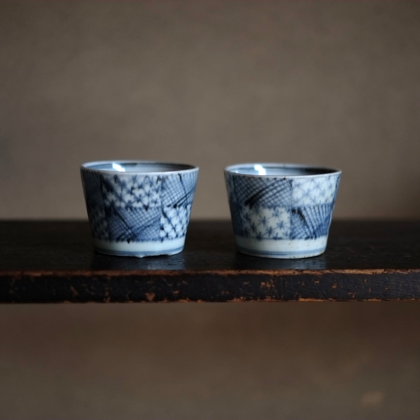 時代　古伊万里　幾何文蕎麦猪口　二客組 （江戸後期）
