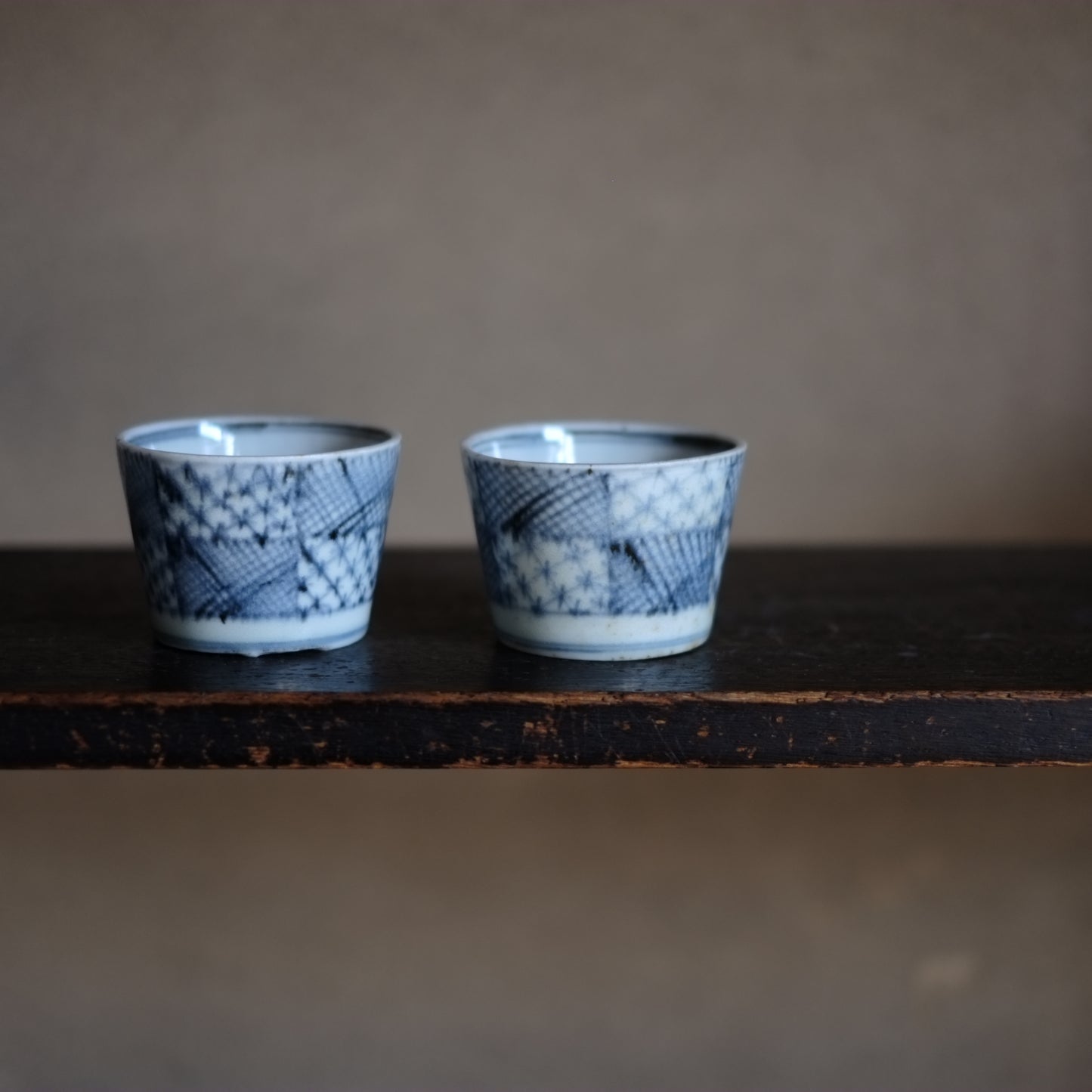 時代　古伊万里　幾何文蕎麦猪口　二客組 （江戸後期）