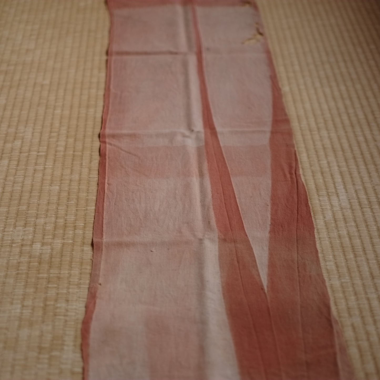 時代　抽象柄古紅花染　木綿古布　（明治期頃）