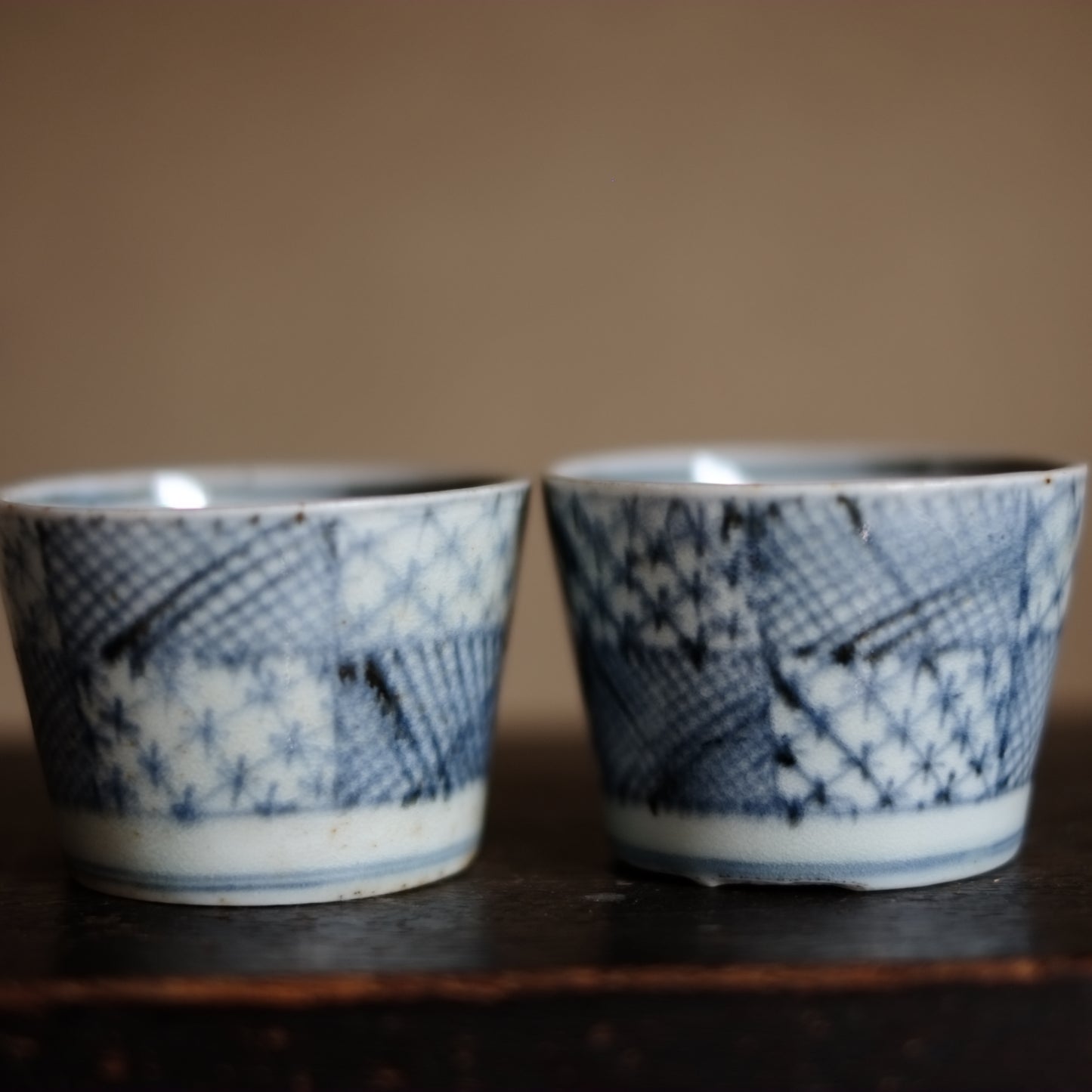時代　古伊万里　幾何文蕎麦猪口　二客組 （江戸後期）