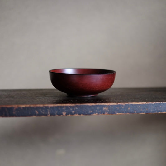 侘びれた 断紋 朱椀 (桃山-江戸初期)