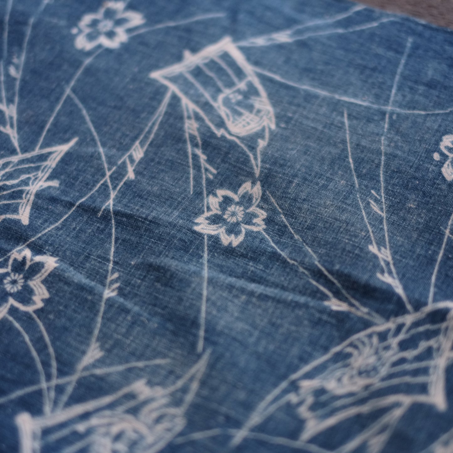 時代　藍染花筏文両面型染古布　（明治期頃）