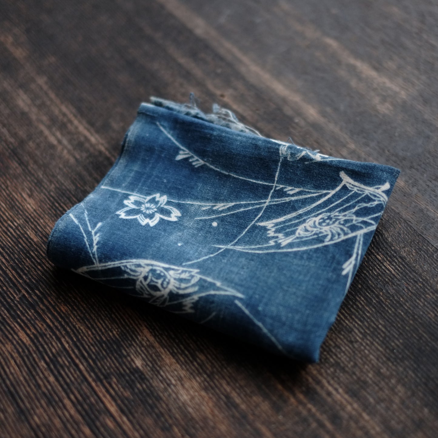 時代　藍染花筏文両面型染古布　（明治期頃）