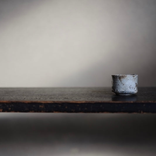 美濃灰釉 筒盃 (桃山-江戸初期)