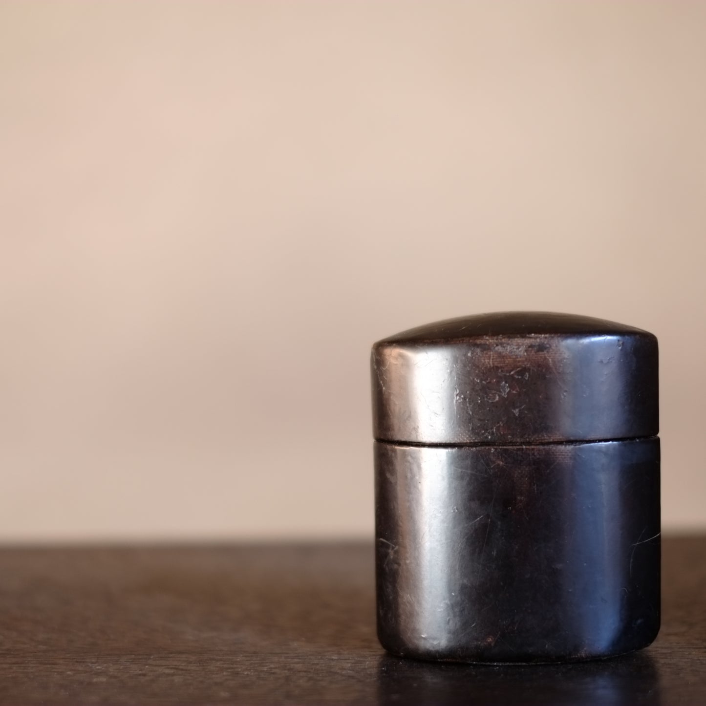 時代　布着内朱外黒漆　煙草入　(江戸-明治時代)