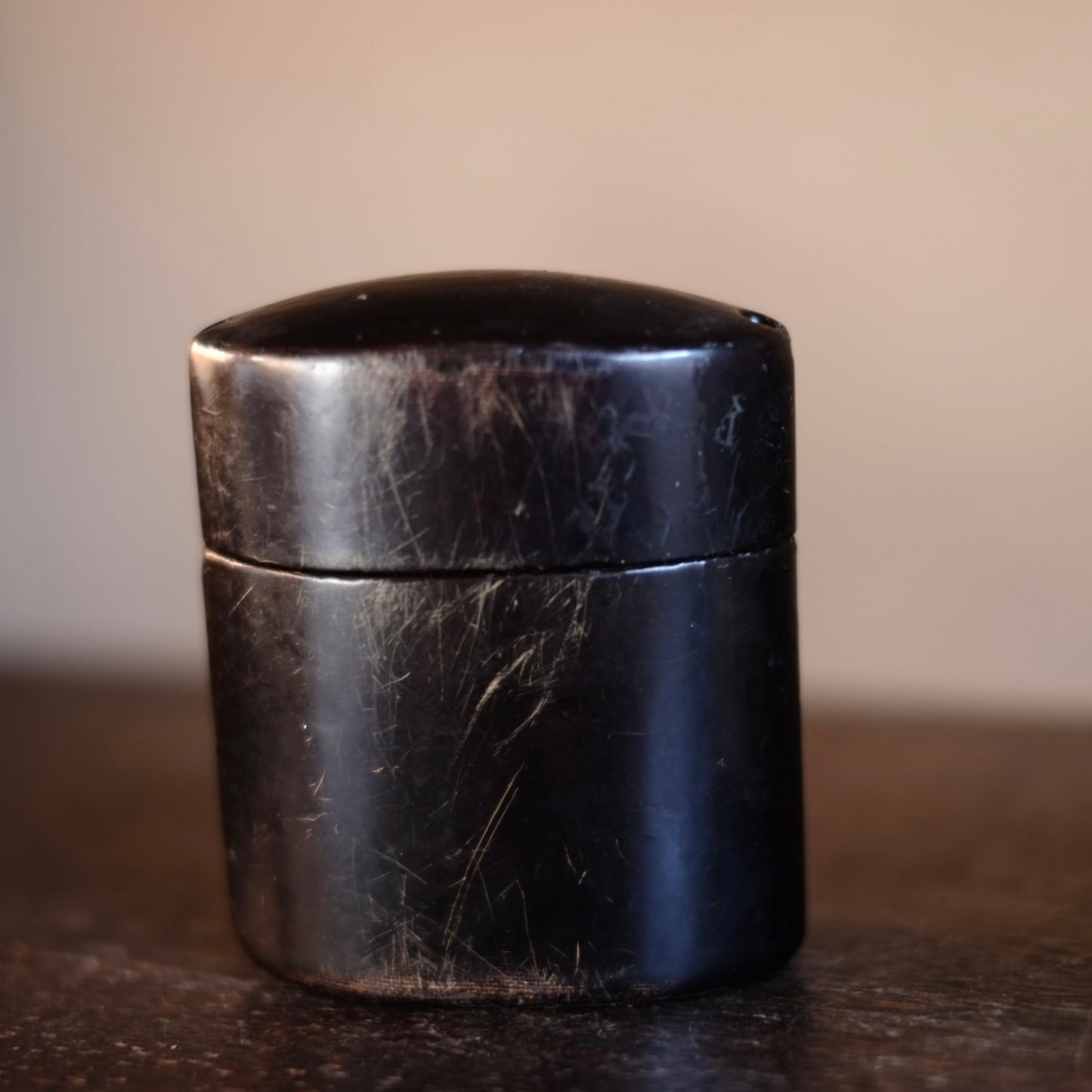 時代　布着内朱外黒漆　煙草入　(江戸-明治時代)