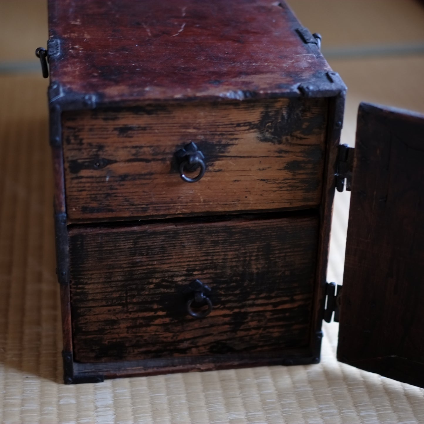 時代　鉄金具付小箪笥・抽斗箱 (江戸時代)