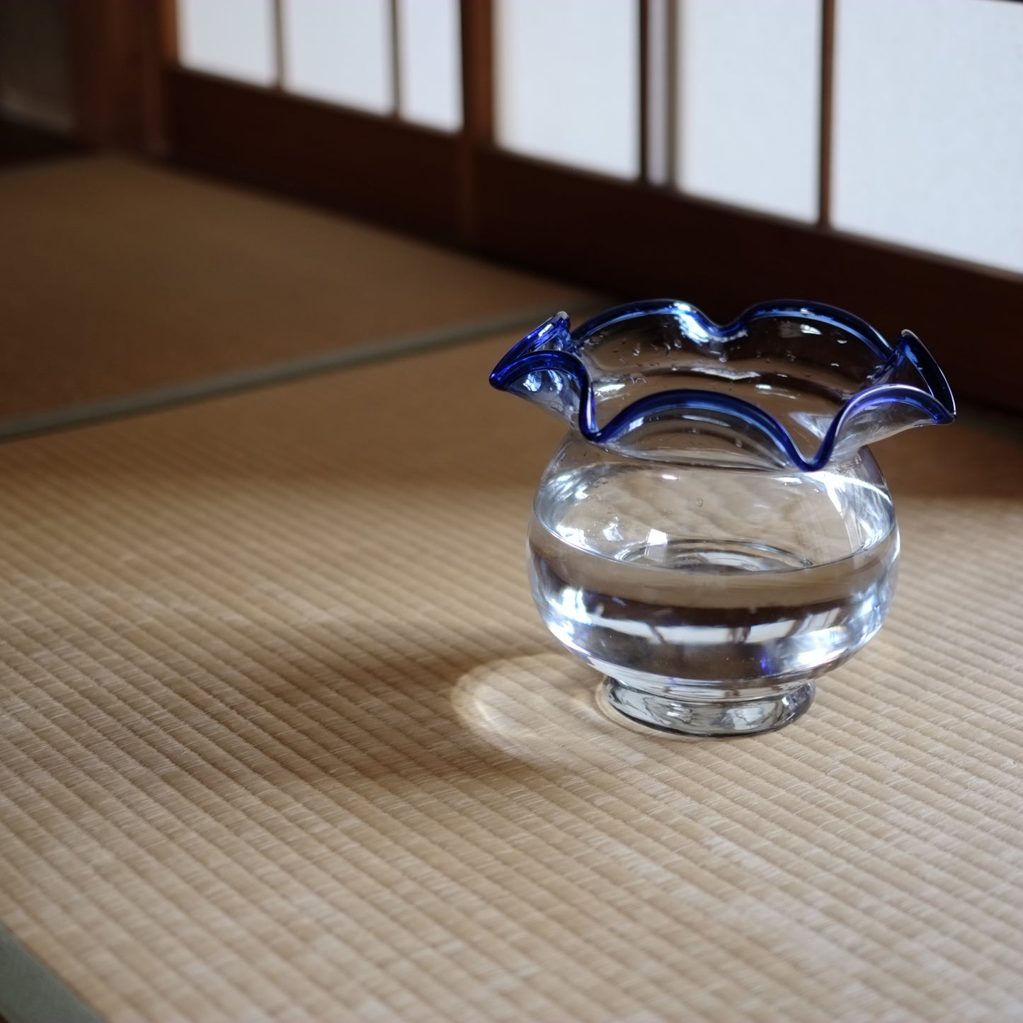時代　デッドストック　縁波青ガラス金魚鉢(昭和期) A