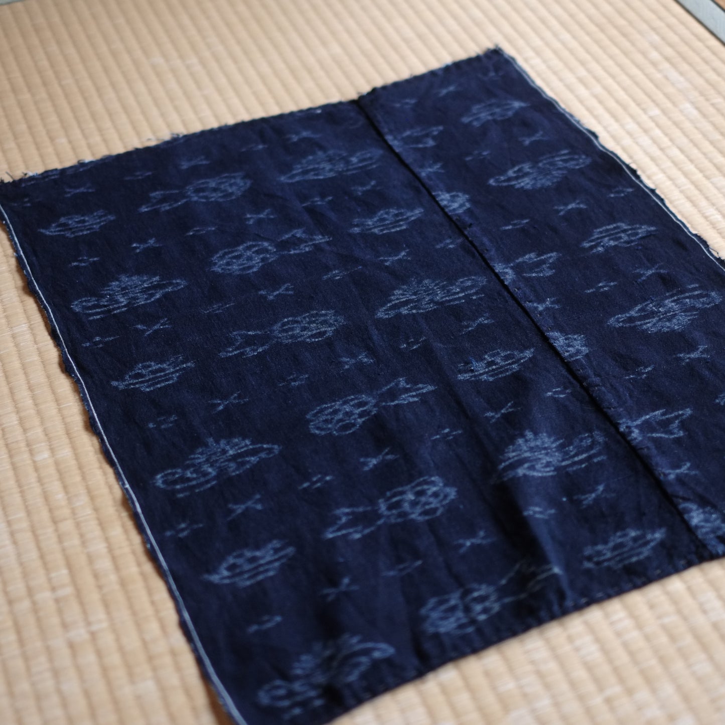 時代　藍染絵絣古布　（明治-大正期）