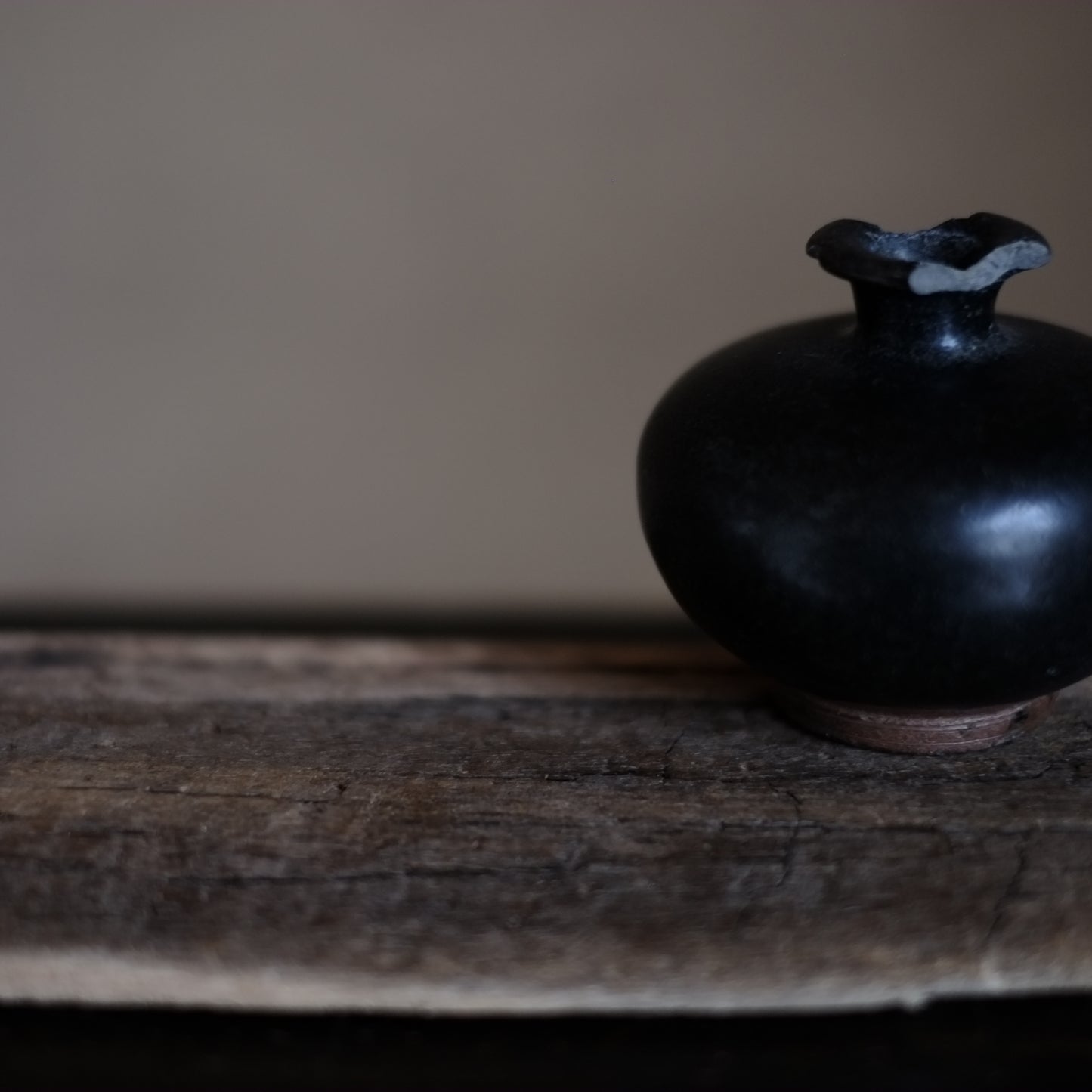 時代　古琉球　黒釉　小壷　