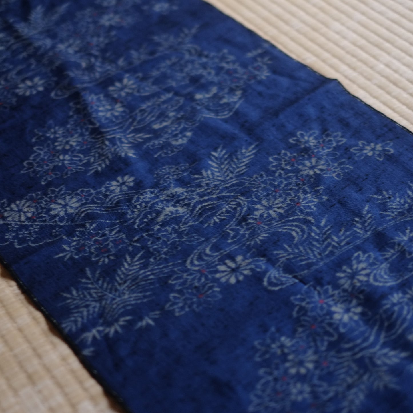 時代　花流文　藍地型染古布（昭和期)