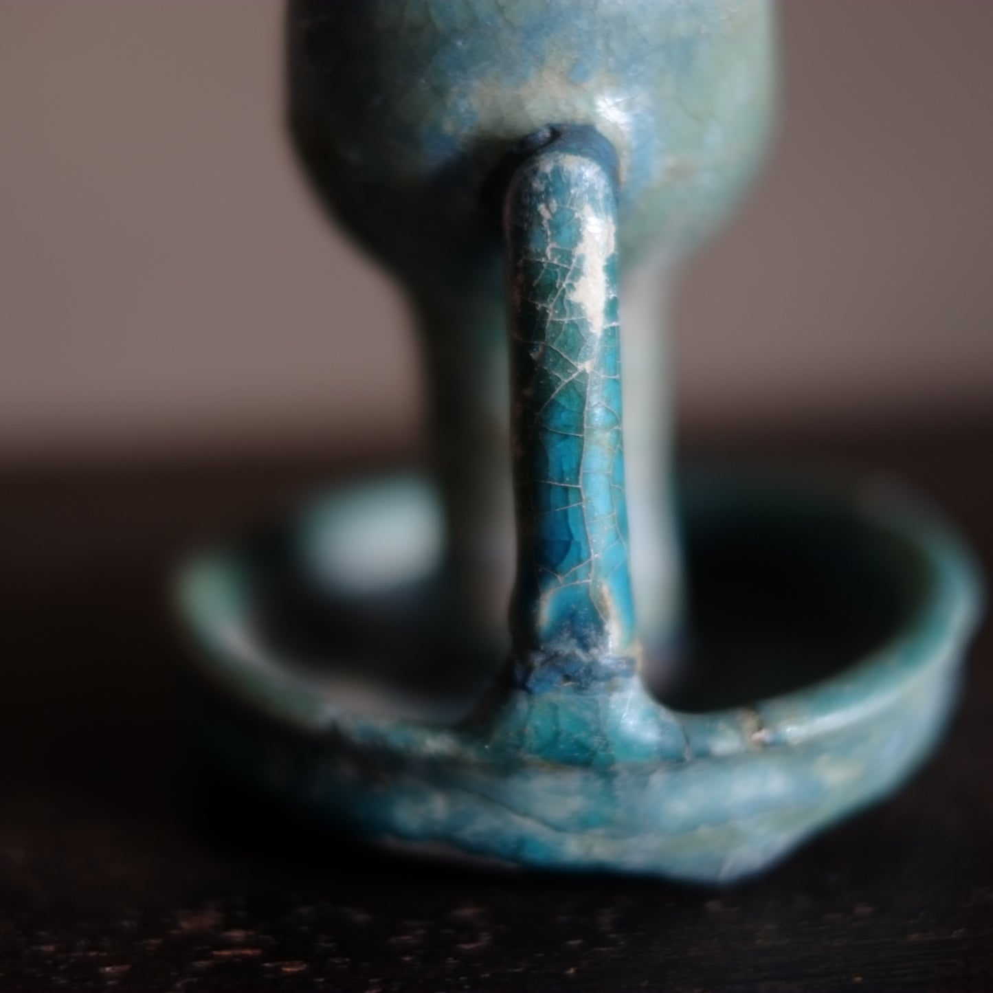 青緑釉銀化　灯火器　(11-12世紀　セルジューク朝期)