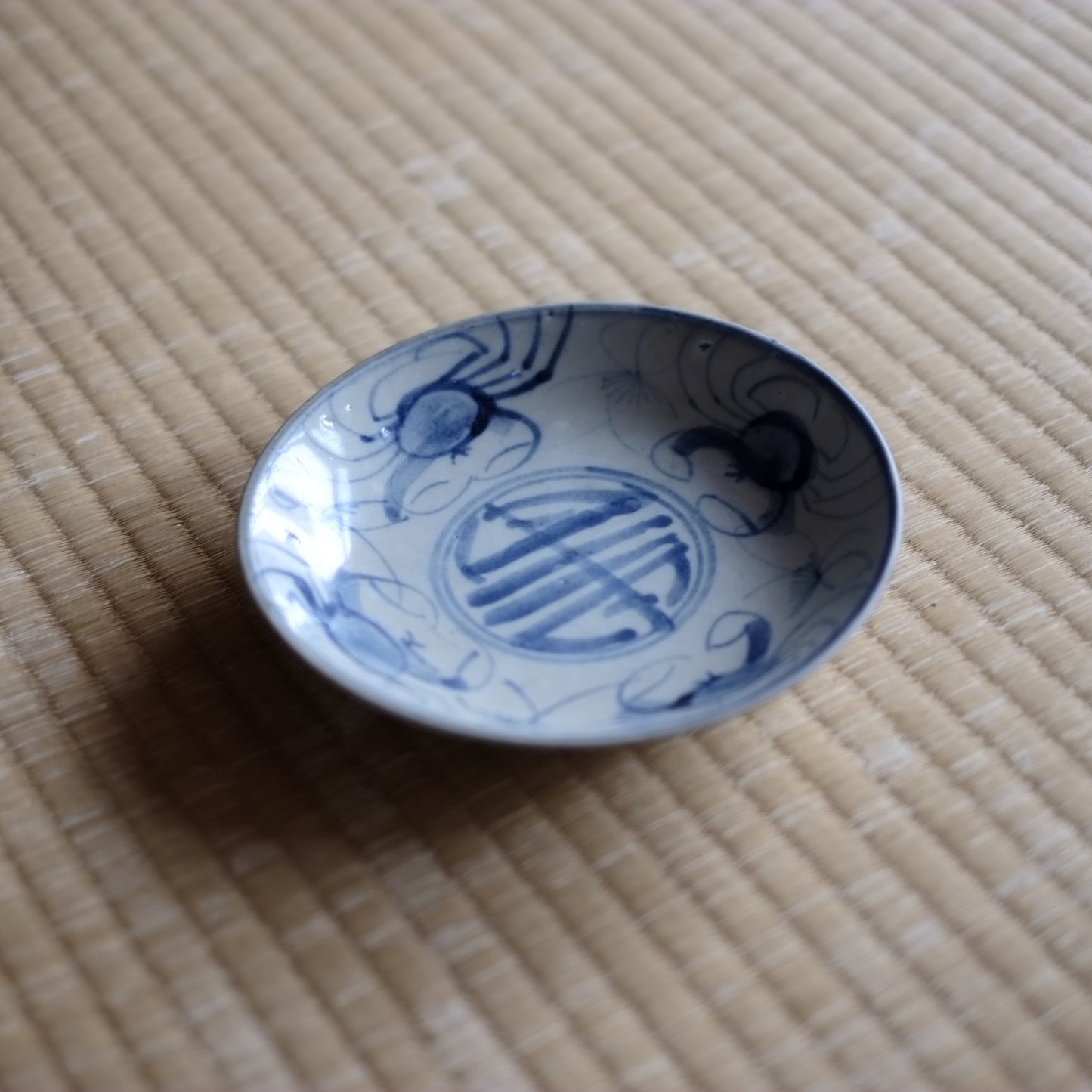 時代　太白手　瀬戸・美濃　蟹寿紋染付平皿 (江戸時代)