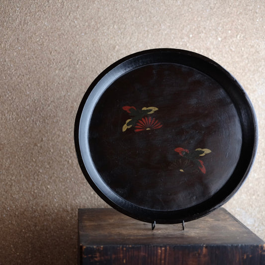 時代　 縁黒塗半菊流水文漆絵丸盆(江戸時代)